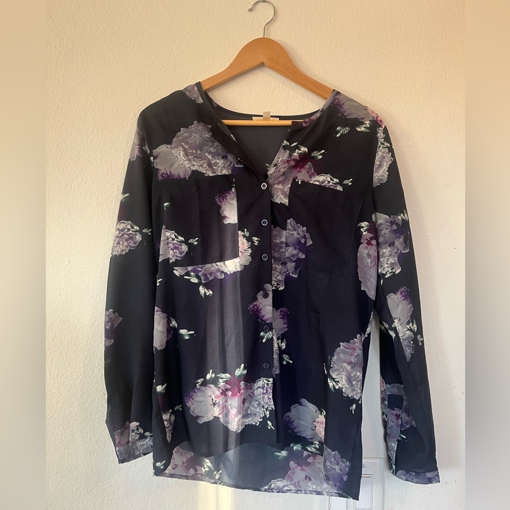 Urban Outfitters Silence + Noise Floral Button Down Size Medium